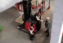 Czy na wózek widłowy elektryczny trzeba mieć uprawnienia